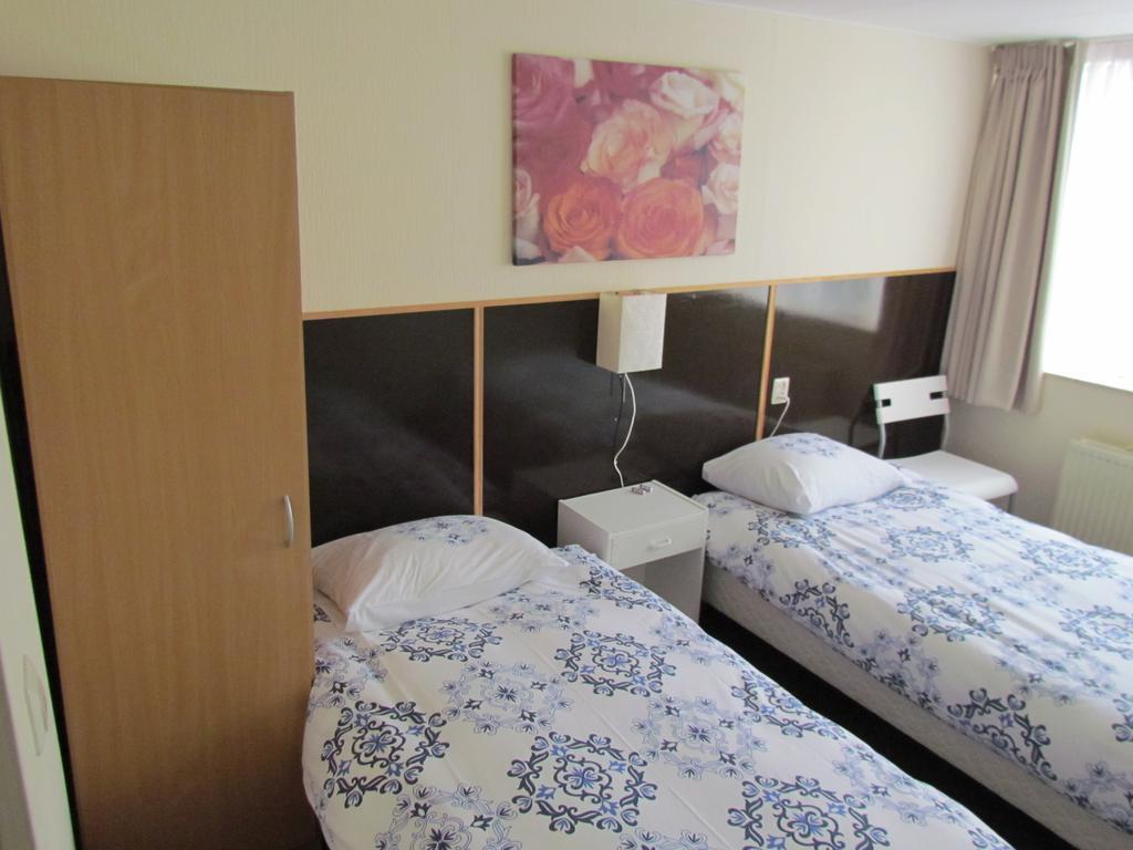 Hotel Cafe Woud Ден Хелдер Екстериор снимка
