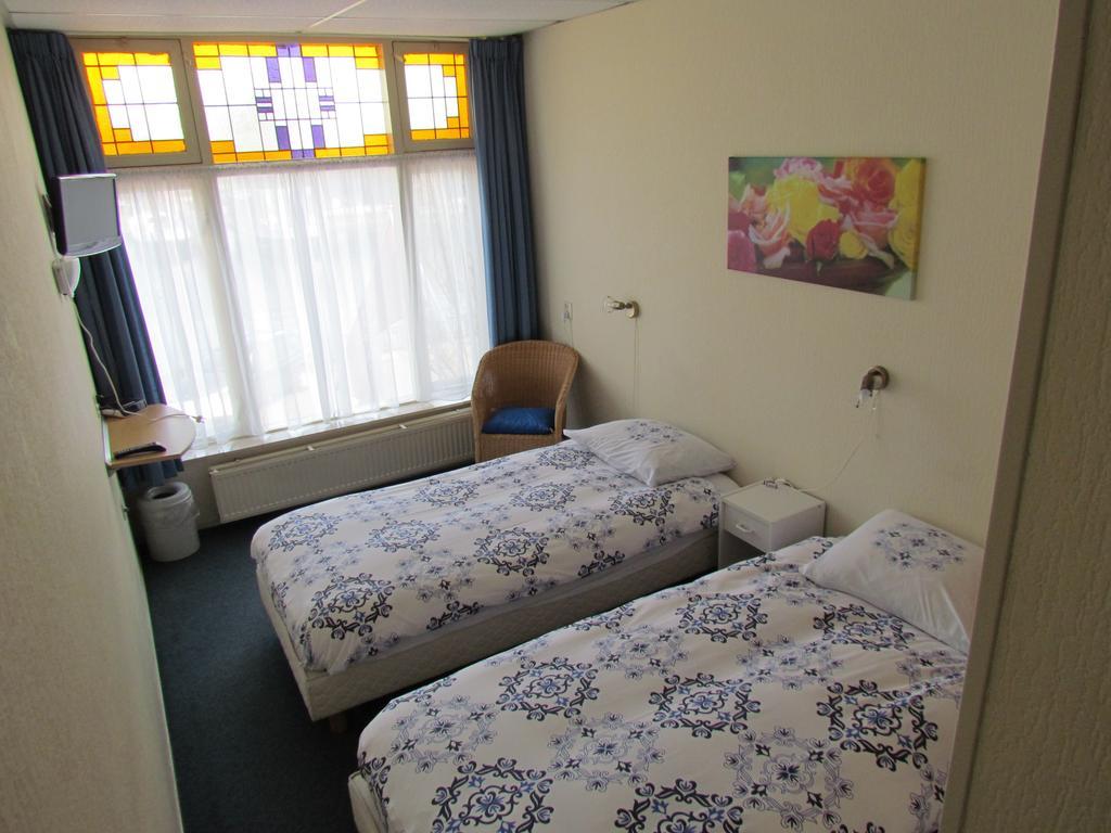 Hotel Cafe Woud Ден Хелдер Екстериор снимка