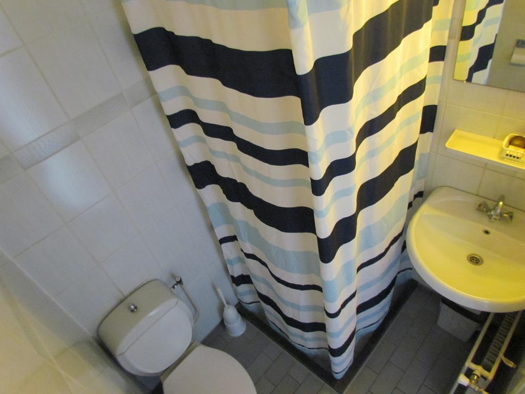 Hotel Cafe Woud Ден Хелдер Стая снимка