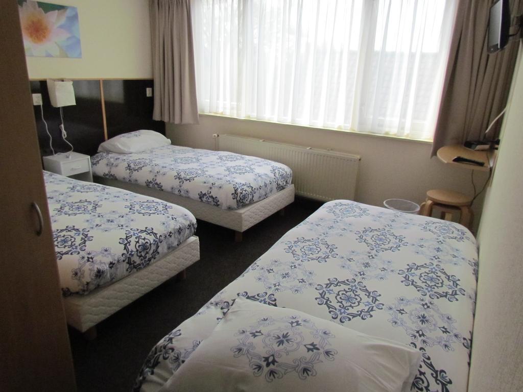 Hotel Cafe Woud Ден Хелдер Стая снимка